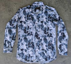 RED TRIANGLE's Blue Floral Print Button-Up Shirt