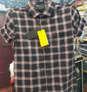 New Men's Checked Casual Shirt Size M