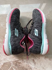 Original Skechers Lite-Weight Sneakers