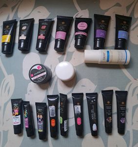 Set of 16 polygels and 1 UV gel and 1 polymer powder. Used For Creating Nail Extensions