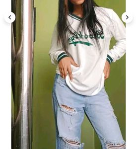 White V neck Long Sleeve Top