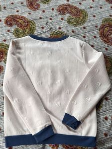 Cream Textured Crew Neck Sweatshirt with "B" Logo