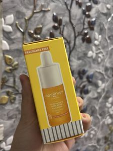 dot and key 10% vit c + e serum