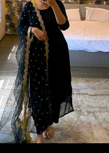 Elegant Black Kurta Top with Dupatta