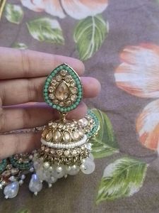 Exquisite Kundan &amp; Pearl Jewellery Set