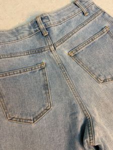 Light Wash Classic Denim Shorts 🦋