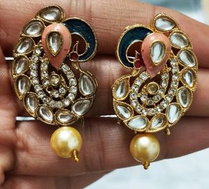 🆕Beautiful choker set.        jewelry, necklace, choker, forever21, beauty, women, beads, kundan, jaipurjewelry, earrings, chain,