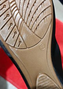 Elegant Black Ballerinas