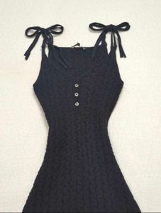 Black Sleeveless Knit Knee length Dress