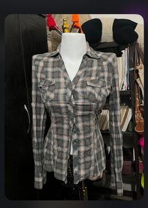 Brown Plaid Button-Up fitted y2k shirtᒄ♪♬̊🤎