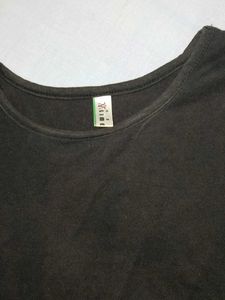 Sleeveless Black crop top
