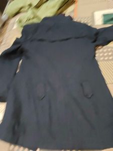 Elegant Navy Blue Coat and skivi free winters