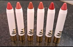 Myglamm Perfect Curve Lip Crayonany Only 1 RANDOM
