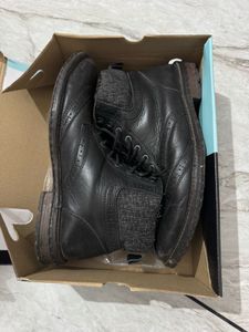 Carlton London Black Leather Boots for Men