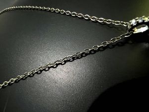 Elegant Emerald &amp; Diamond Pendant Necklace