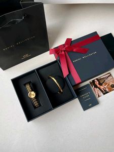 Daniel Wellington Watch & Bracelet Set with carry