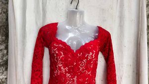 Elegant Red Lace Cocktail Dress