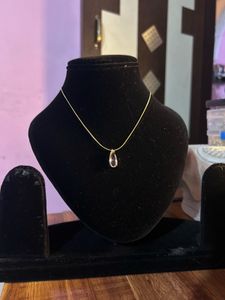 Elegant Teardrop Pendant Necklace