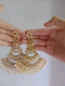 Exquisite Kundan &amp; Pearl Jewellery Set