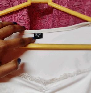white sweetheart neck crop top