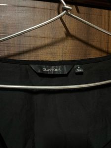 Chic Black Square Neck Ruched Crop Top