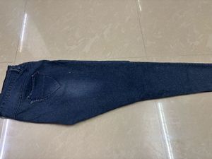 Trendy Speckled Denim Skinny Jeans with Heart Back