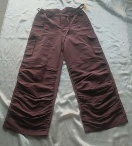 Stylish Cargo Pants with Ruched Detailing
