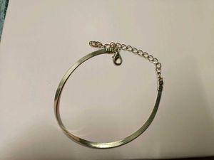 Elegant Gold Figaro Chain Bracelet