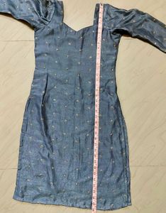 Elegant Blue Embroidered Kurta