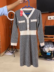 Chic Houndstooth Knit Dress