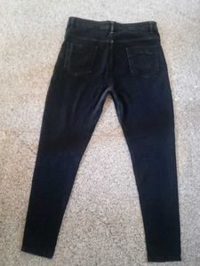 Classic Black High-Waisted Jeans