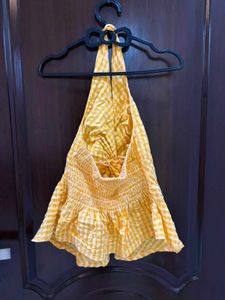 Cute yellow striped top