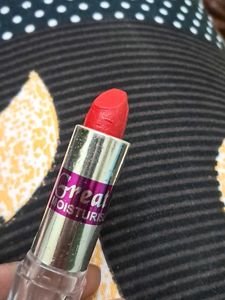 Red color lipstick