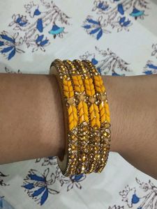 Set of 4 Yellow & Gold Bangles