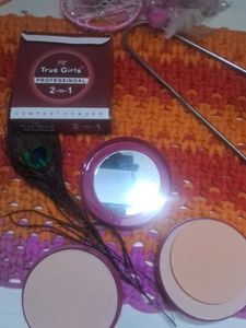 True Girls 2-in-1 Professional Compact Powder
