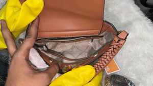 Micheal kors slingbags