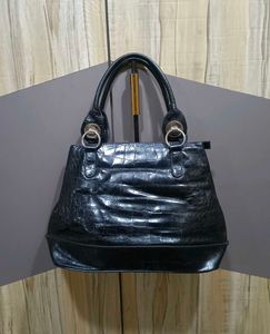 Chic Black Croc Embossed Handbag