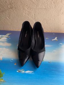 Elegant Black Suede Heels