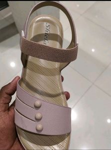 Ledies Chappals