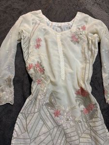 💮🎀Pakistani style embroidered kurti