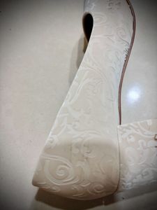 Beautiful Strong Lino Perros Off White Heels