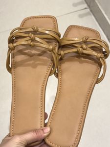 BRAND NEW! Tan Knotted Sandals - UK 7