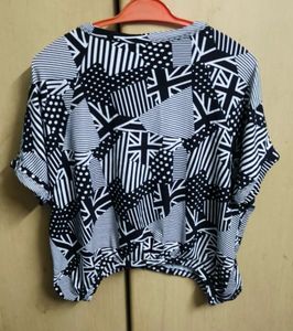 Monochrome Graphic Print Crop Top
