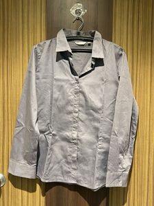 Elegant Grey Long-Sleeve Button-Up Shirt