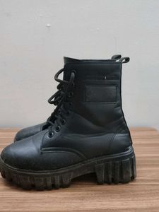 🖤 Chunky Combat Boots | Trendy Lace-Up Boot