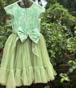 Beautiful Green Gown with Headband