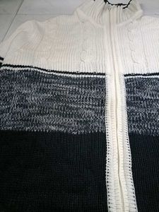 Stylish Two-Tone Cardigan