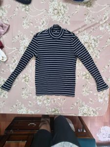 Uniqlo Striped Mock Neck Top