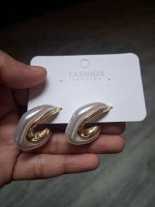 Chic Pearl &amp; Gold Hoop Earrings