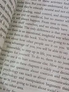 Dark Psychology Secrets &amp; Manipulation Book